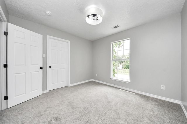 1105 E Kyle Road, Clute, TX 77531