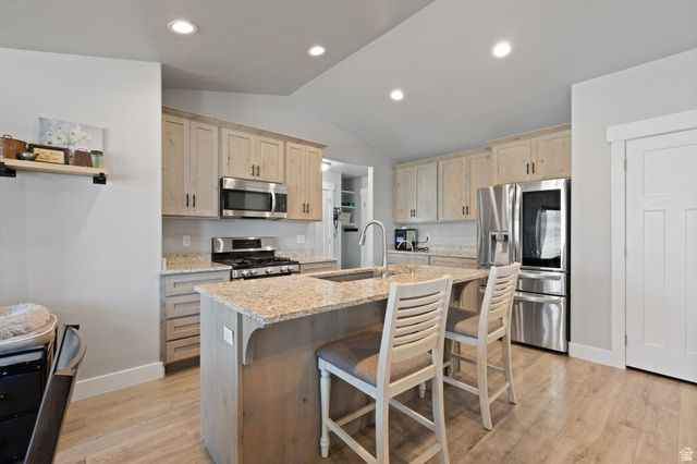 1043 VALLEY VIEW DR, Santaquin, UT 84655