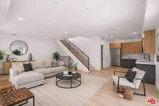 913 N Hobart Boulevard 3/4, Los Angeles, CA 90029