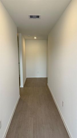 9226 Speckled Trout Drive, Baytown, TX 77521