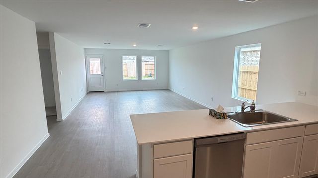 9226 Speckled Trout Drive, Baytown, TX 77521