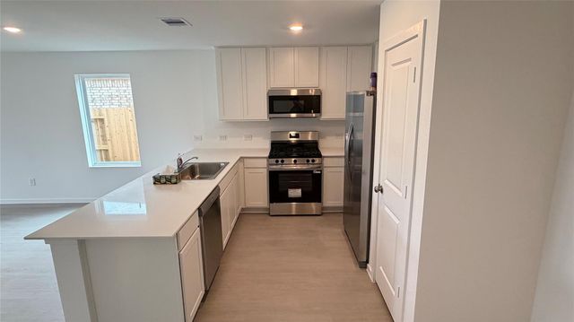 9226 Speckled Trout Drive, Baytown, TX 77521