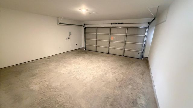 9226 Speckled Trout Drive, Baytown, TX 77521