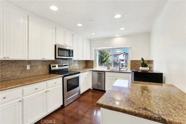 10 Evening Shadow, Irvine, CA 92603