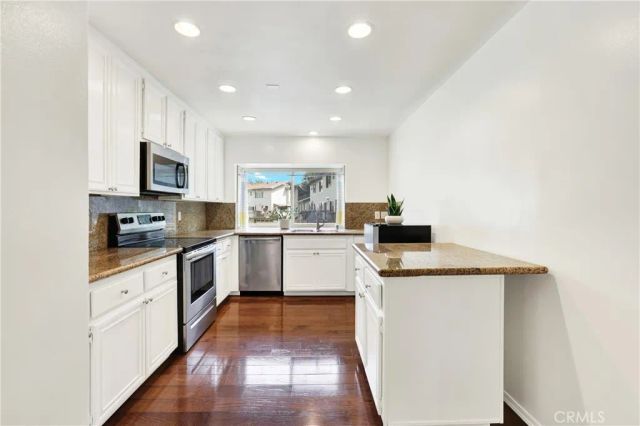 10 Evening Shadow, Irvine, CA 92603