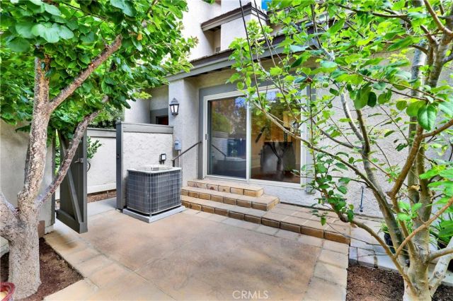 10 Evening Shadow, Irvine, CA 92603