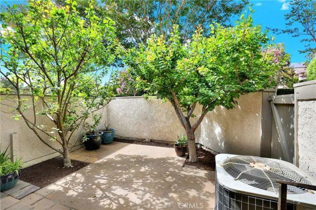 10 Evening Shadow, Irvine, CA 92603
