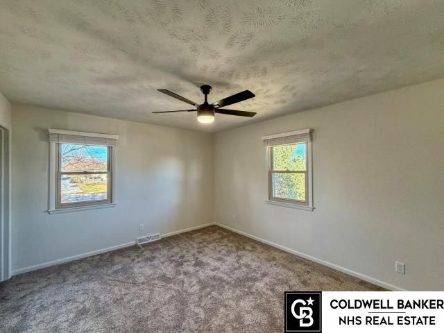 504 Shannon Road, Papillion, NE 68046