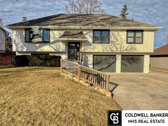 504 Shannon Road, Papillion, NE 68046