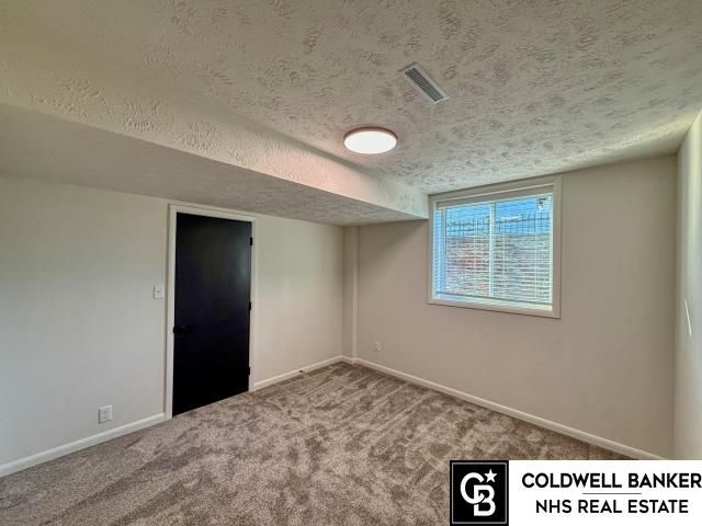 504 Shannon Road, Papillion, NE 68046