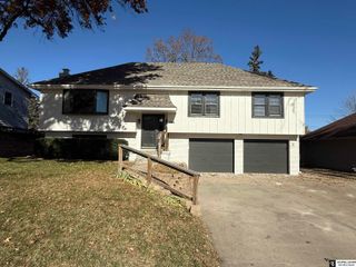 504 Shannon Road, Papillion, NE 68046