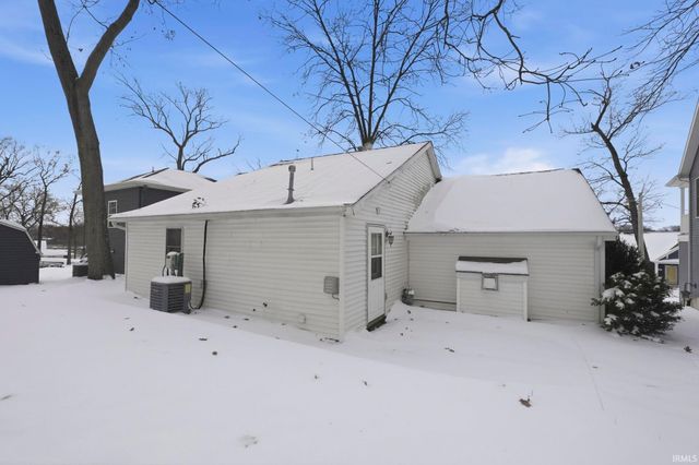 735 Lane 274 Crooked Lake, Angola, IN 46703