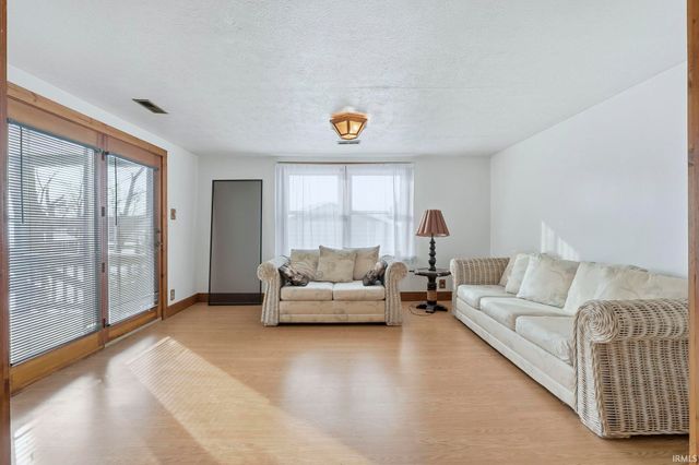 735 Lane 274 Crooked Lake, Angola, IN 46703