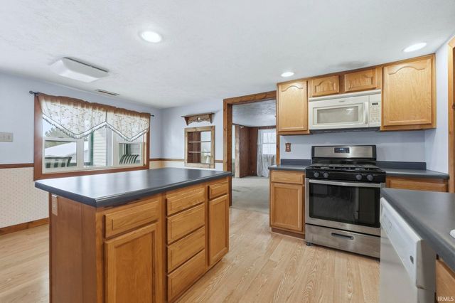 735 Lane 274 Crooked Lake, Angola, IN 46703