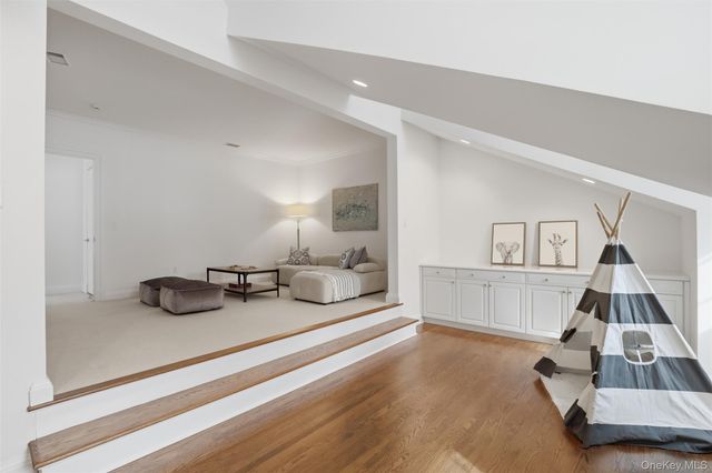 10 Shadow Tree Lane, Briarcliff Manor, NY 10510