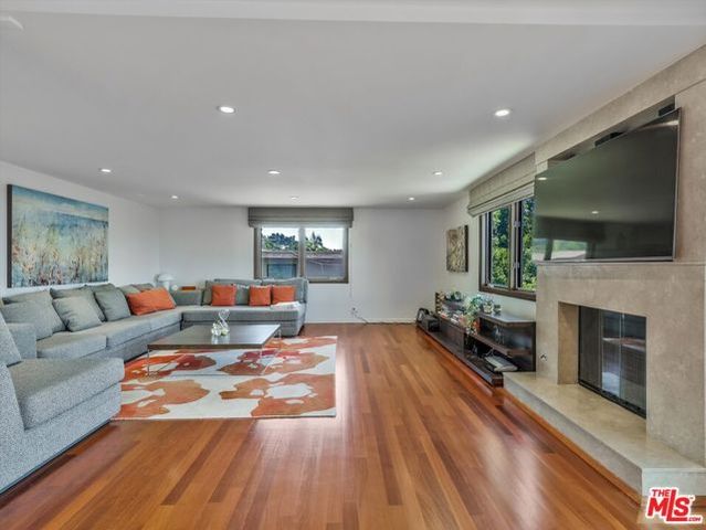 2340 Jupiter Drive, Los Angeles, CA 90046