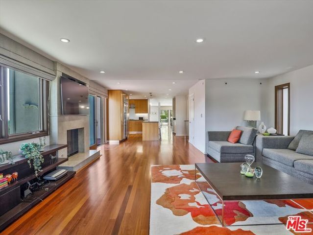 2340 Jupiter Drive, Los Angeles, CA 90046