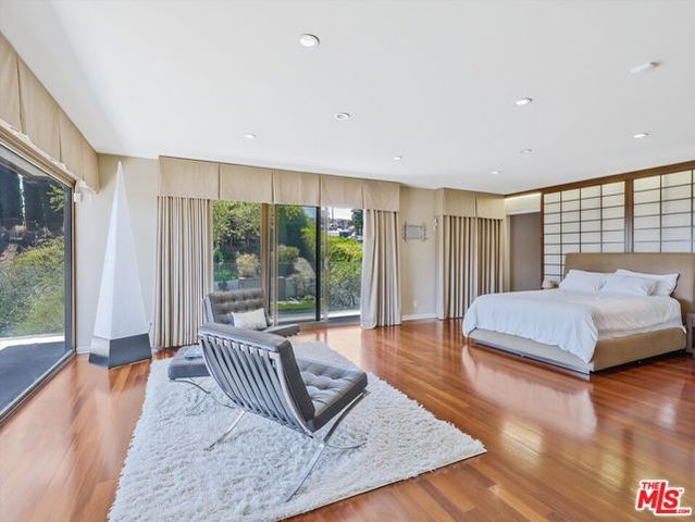 2340 Jupiter Drive, Los Angeles, CA 90046