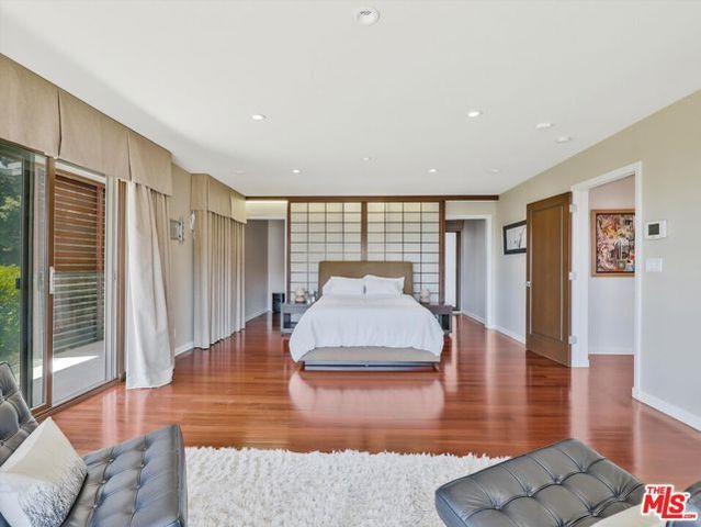 2340 Jupiter Drive, Los Angeles, CA 90046