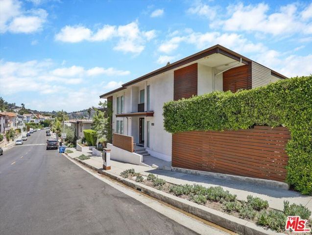 2340 Jupiter Drive, Los Angeles, CA 90046