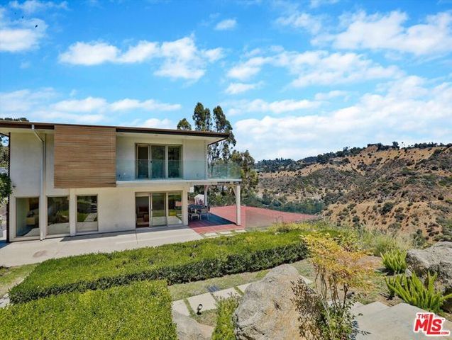 2340 Jupiter Drive, Los Angeles, CA 90046