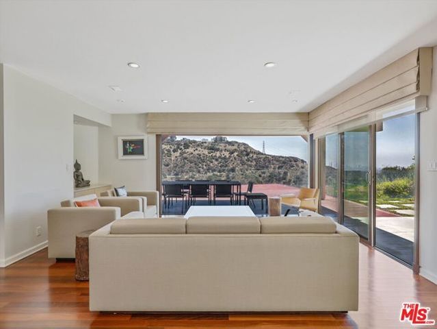 2340 Jupiter Drive, Los Angeles, CA 90046