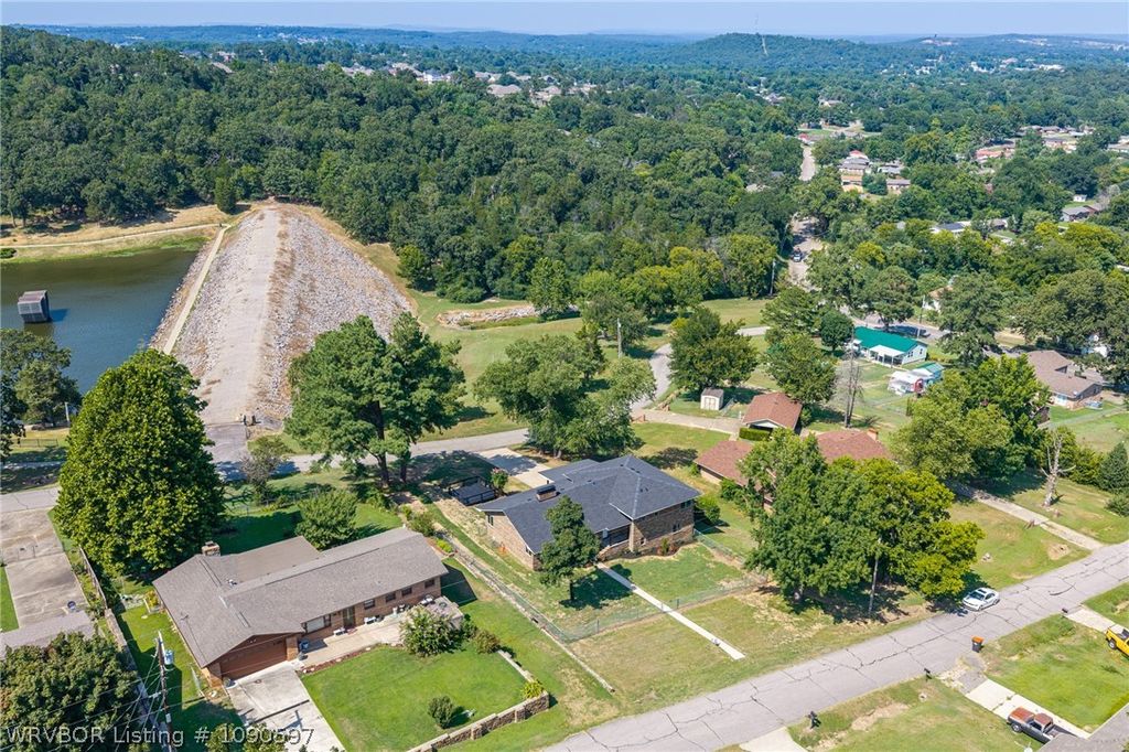 1803 Parkview Drive 1803 Parkview Drive
