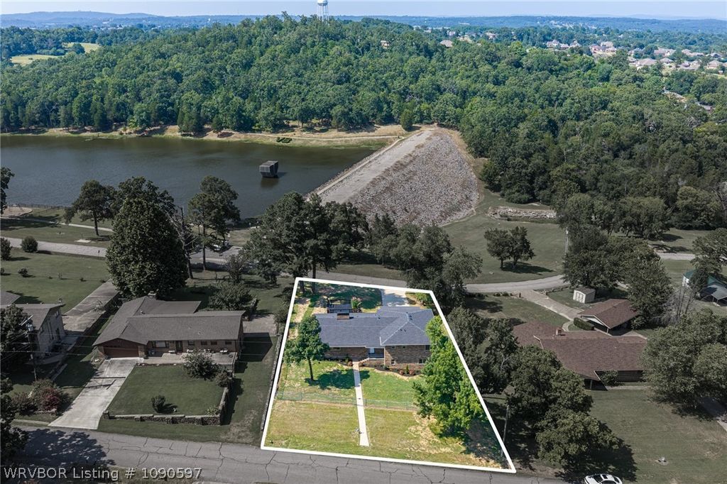 1803 Parkview Drive 1803 Parkview Drive