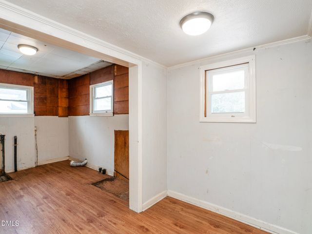 608 Oak Street, Burlington, NC 27215