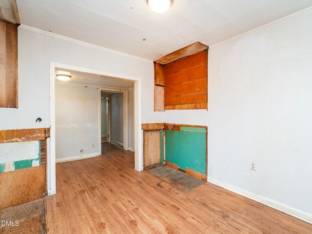 608 Oak Street, Burlington, NC 27215