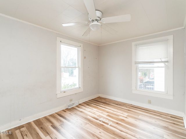 608 Oak Street, Burlington, NC 27215