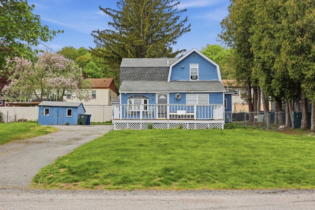 24 Hawley Avenue, Leominster, MA 01453