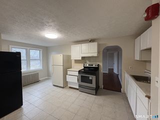 715 Burnside Avenue 2W, East Hartford, CT 06108