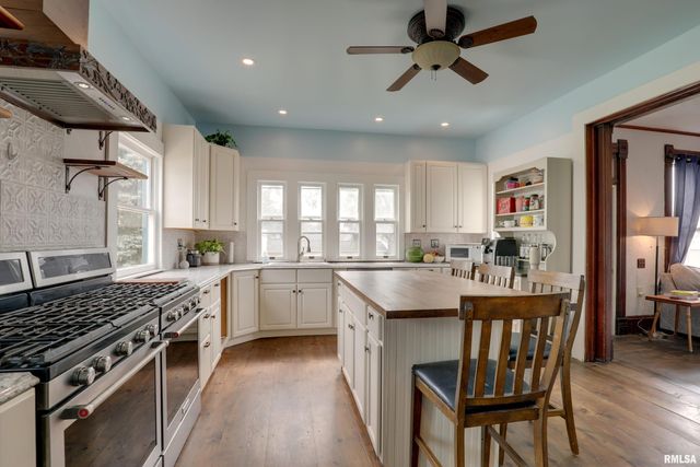 222 W NEW Street, Palmyra, MO 63461