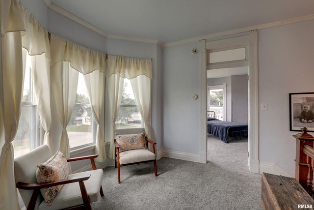 222 W NEW Street, Palmyra, MO 63461