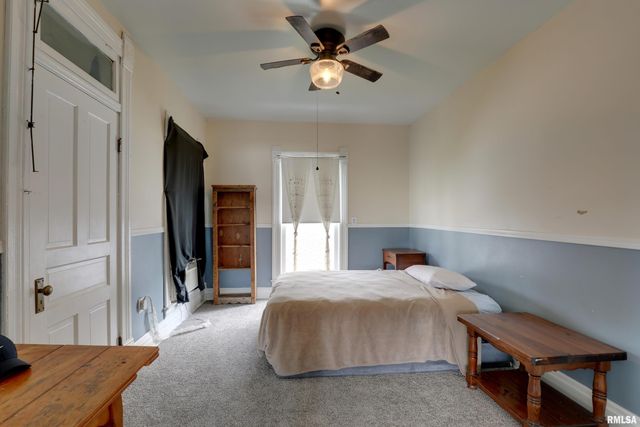 222 W NEW Street, Palmyra, MO 63461