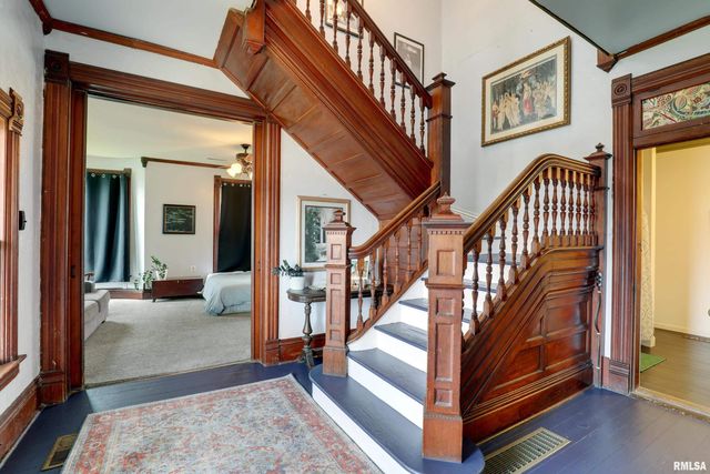 222 W NEW Street, Palmyra, MO 63461