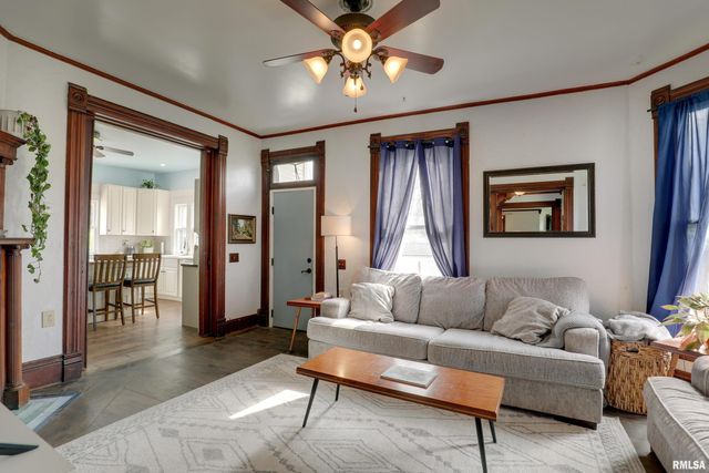 222 W NEW Street, Palmyra, MO 63461