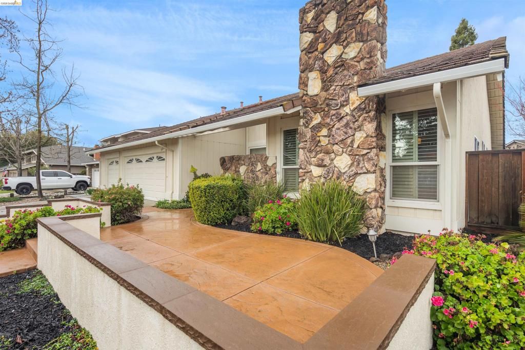 Image 3 of property listing at 3237 3237 Vera Cruz Dr, San Ramon, CA 94583