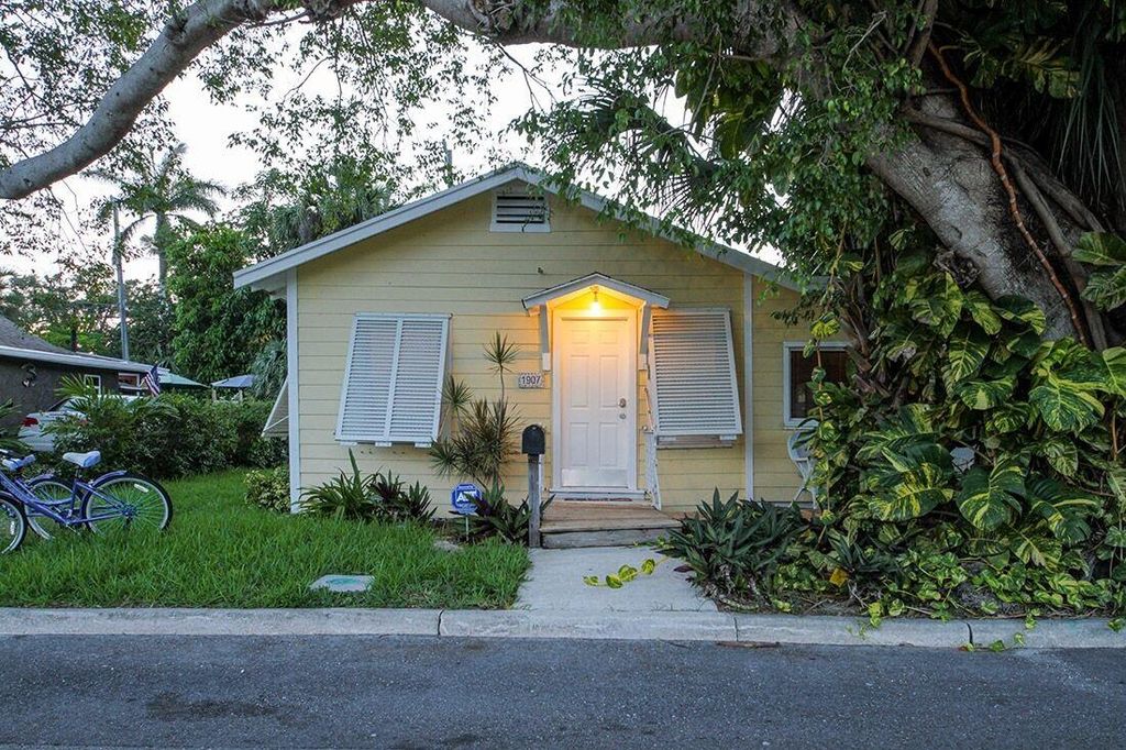 1907 Parker Avenue, West Palm Beach, FL 33401