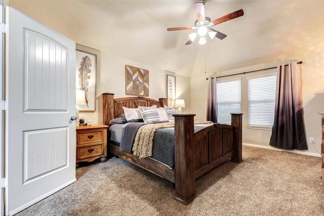 546 Green Meadows Drive, West Columbia, TX 77486