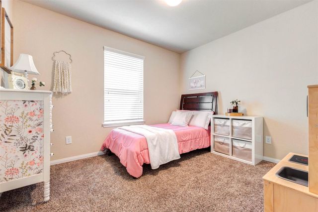 546 Green Meadows Drive, West Columbia, TX 77486