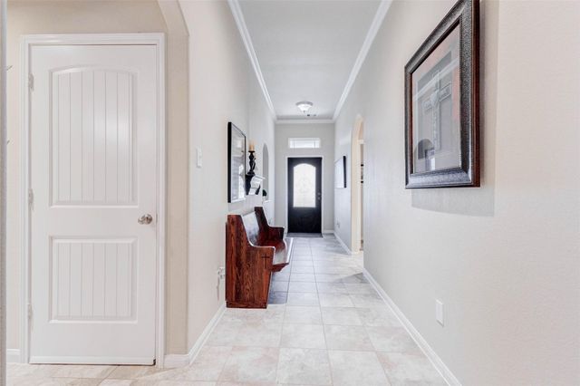 546 Green Meadows Drive, West Columbia, TX 77486