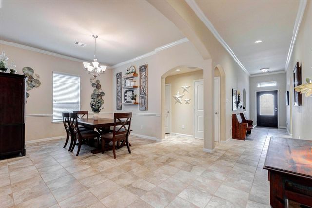 546 Green Meadows Drive, West Columbia, TX 77486