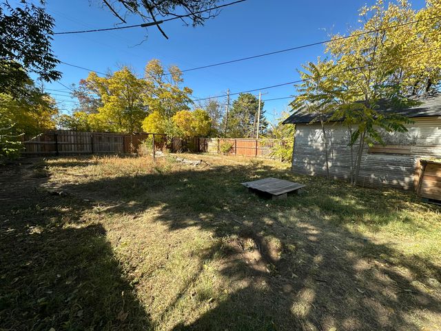 611 Denver Street, Plainview, TX 79072