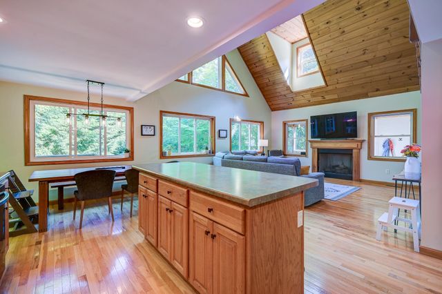 65 Garmish Road, Conway, NH 03818