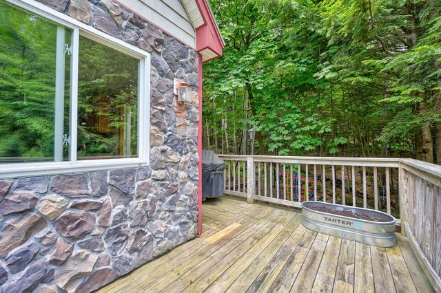 65 Garmish Road, Conway, NH 03818