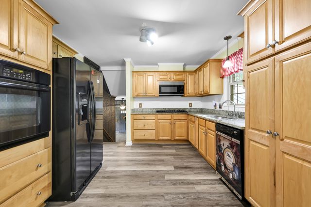 276 S Railroad Avenue, Harleyville, SC 29448