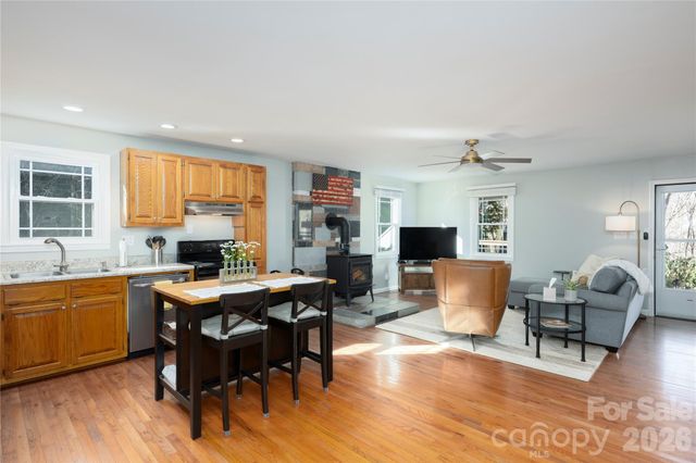 245 Tip Field Road, Brevard, NC 28712