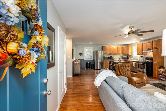 245 Tip Field Road, Brevard, NC 28712